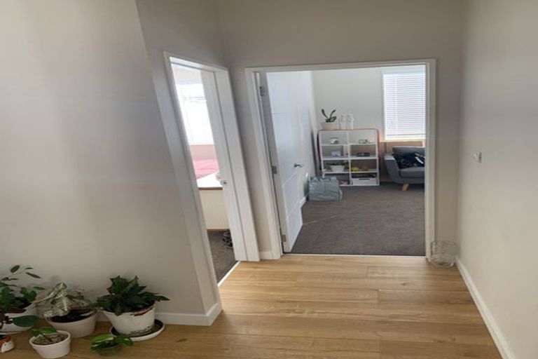 Photo of property in 82 Admirals Court Drive, Greenhithe, Auckland, 0632