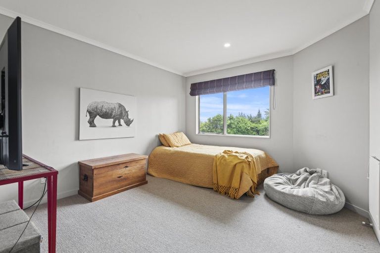 Photo of property in 76 Polson Hill Drive, Aokautere, Palmerston North, 4471