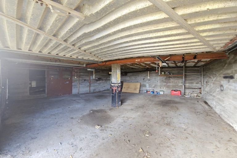 Photo of property in 170 The Esplanade, Island Bay, Wellington, 6023