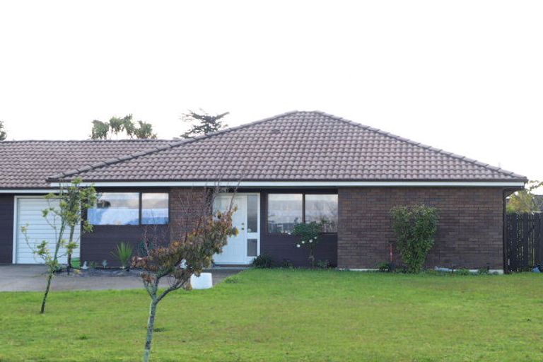 Photo of property in 2/21 Golfland Drive, Golflands, Auckland, 2013