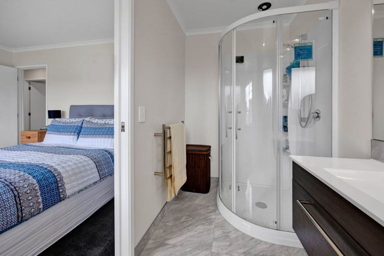 Photo of property in 13 Karaka Street, Merrilands, New Plymouth, 4312