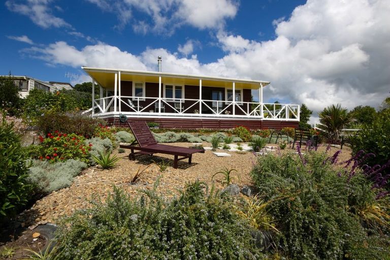 Photo of property in 3 Heaths Way, Pahi, Paparoa, 0571