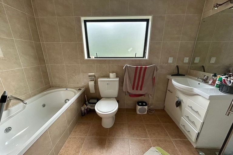 Photo of property in 38b Lyttelton Avenue, Forrest Hill, Auckland, 0620