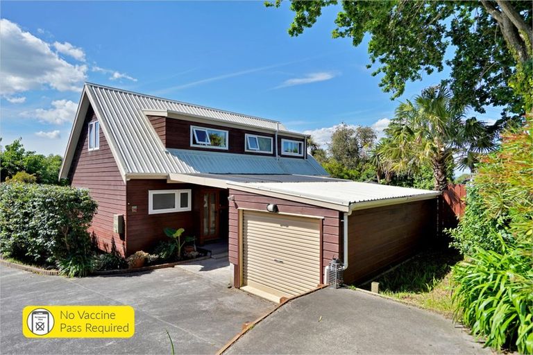 Photo of property in 1/74 Colwill Road, Massey, Auckland, 0614