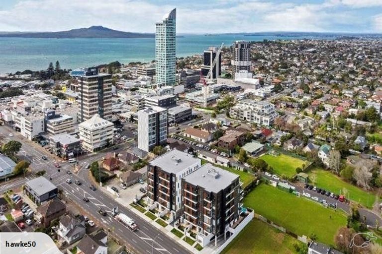 Photo of property in Frank Sargeson Apts, 405/80 Anzac Street, Takapuna, Auckland, 0622