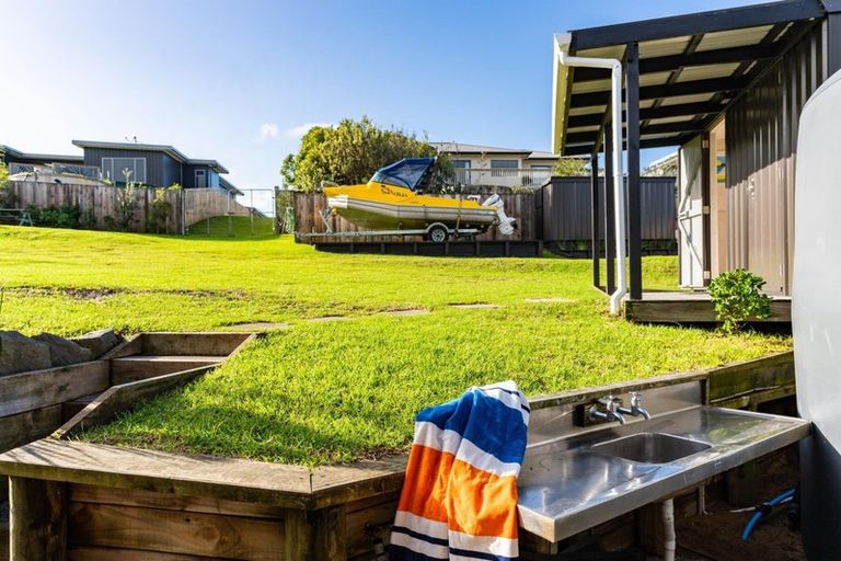 Photo of property in 37 Driftwood Place, Mangawhai Heads, Mangawhai, 0505