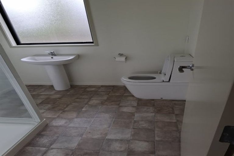 Photo of property in 7a Abel Tasman Avenue, Henderson, Auckland, 0610