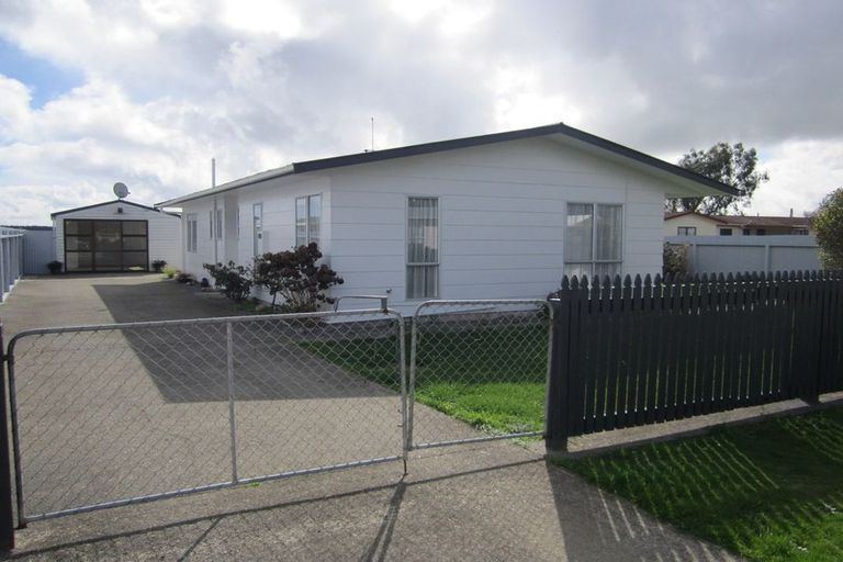 Photo of property in 108 Ryder Crescent, Levin, 5510