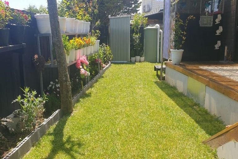 Photo of property in 18b Riverpark Crescent, Henderson, Auckland, 0610
