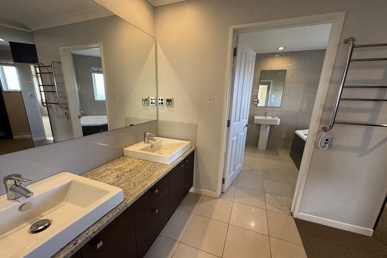 Photo of property in 22 Sovereign Street, Flat Bush, Auckland, 2019