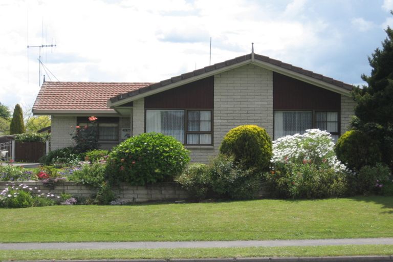 Photo of property in 235 Shakespeare Street, Leamington, Cambridge, 3432