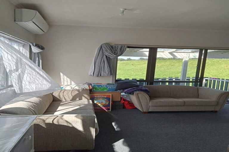 Photo of property in 5 Domett Street, Waitara, 4320