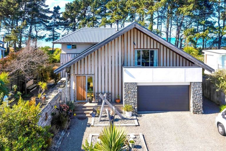 Photo of property in 41 Chamberlain Avenue, Amberley, 7481