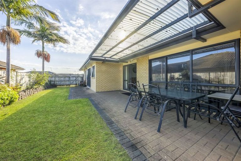 Photo of property in 18 Aberdeen Crescent, Wattle Downs, Auckland, 2103