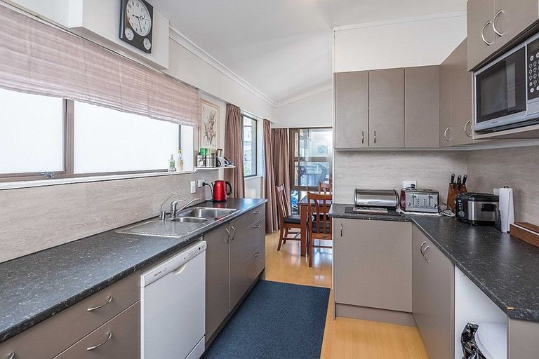 Photo of property in 17 Ratanui Road, Paraparaumu, 5032