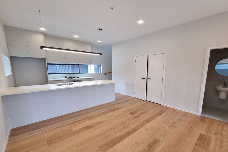 Photo of property in 8 Matau Way, Hauraki, Auckland, 0622