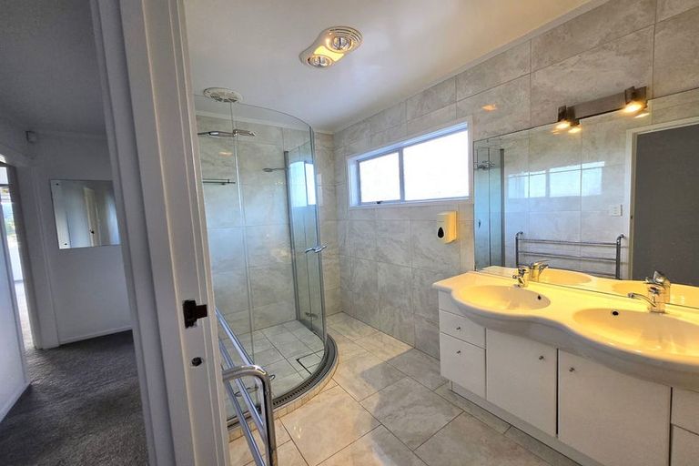 Photo of property in 6 Deacon Road, Riverhead, Kumeu, 0892