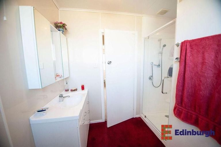 Photo of property in 11 Harrington Street, Lawrence, 9532