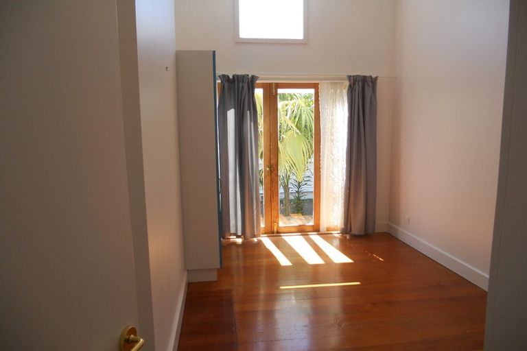 Photo of property in 128 Calliope Road, Stanley Point, Auckland, 0624