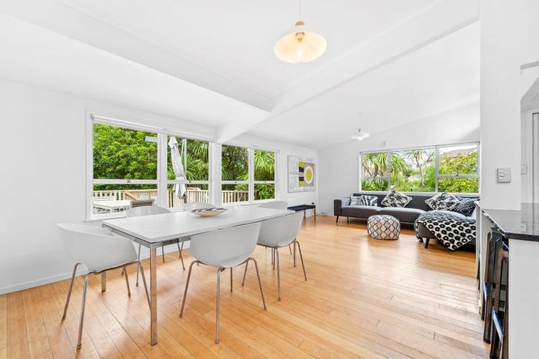 Photo of property in 1 Garmons Way, Castor Bay, Auckland, 0620