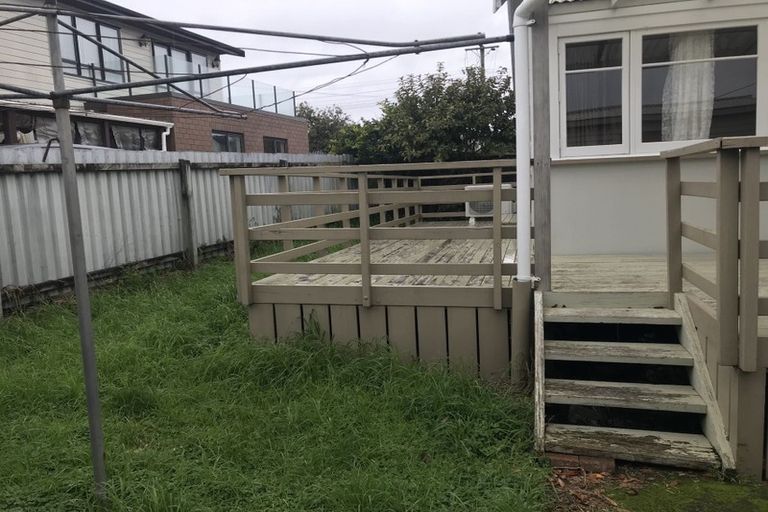 Photo of property in 48 Brandon Road, Glen Eden, Auckland, 0602