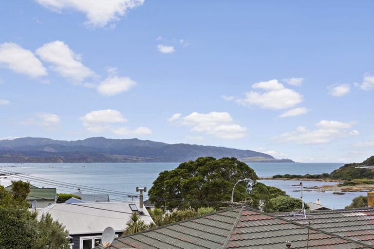 Photo of property in 3-5 Knoll Street, Island Bay, Wellington, 6023