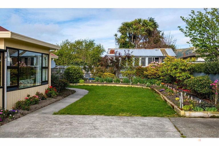 Photo of property in 35 Innes Street, Waimate, 7924