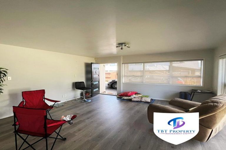 Photo of property in 9a Levaut Place, Half Moon Bay, Auckland, 2012