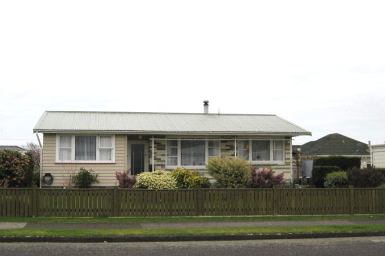 Photo of property in 35 Rugby Street, Levin, 5510