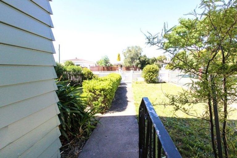 Photo of property in 1112 Caroline Road, Mayfair, Hastings, 4122