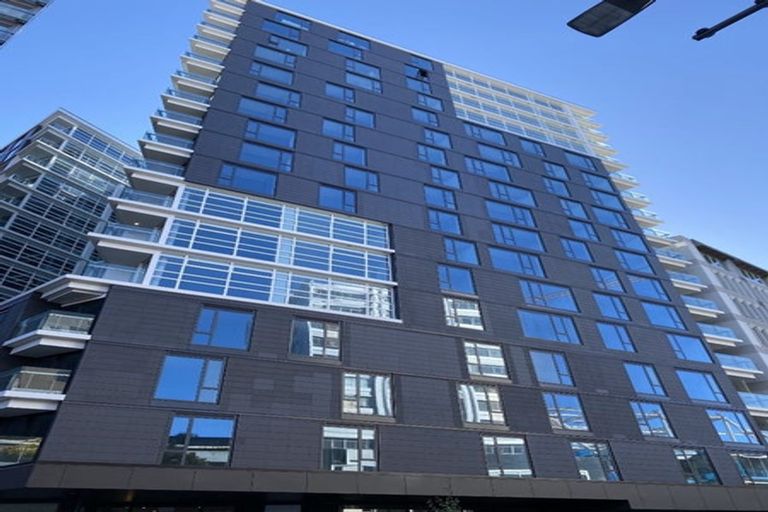 Photo of property in Pinnacle Apartments, E602/160 Victoria Street, Te Aro, Wellington, 6011