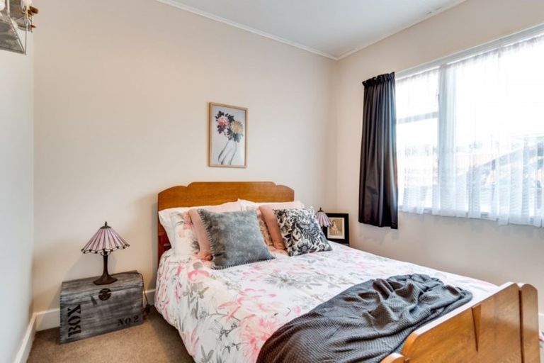 Photo of property in 1/474 Main North Road, Bay View, Napier, 4104