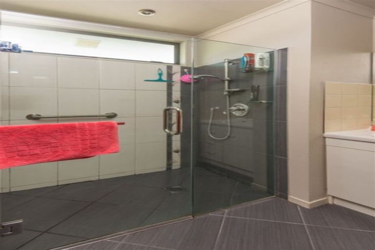 Photo of property in 222 Cameron Avenue, Te Awamutu, 3800