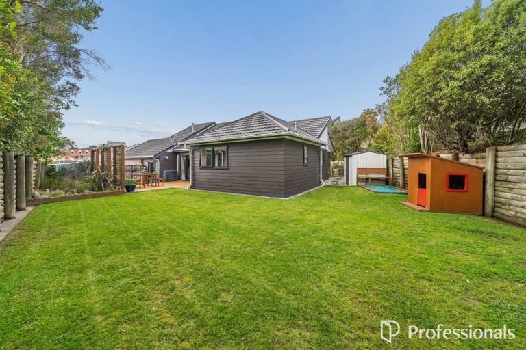 Photo of property in 13 Otamarau Grove, Maungaraki, Lower Hutt, 5010
