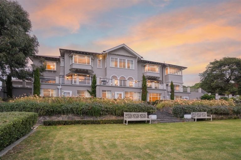 Photo of property in 141 Hackthorne Road, Cashmere, Christchurch, 8022