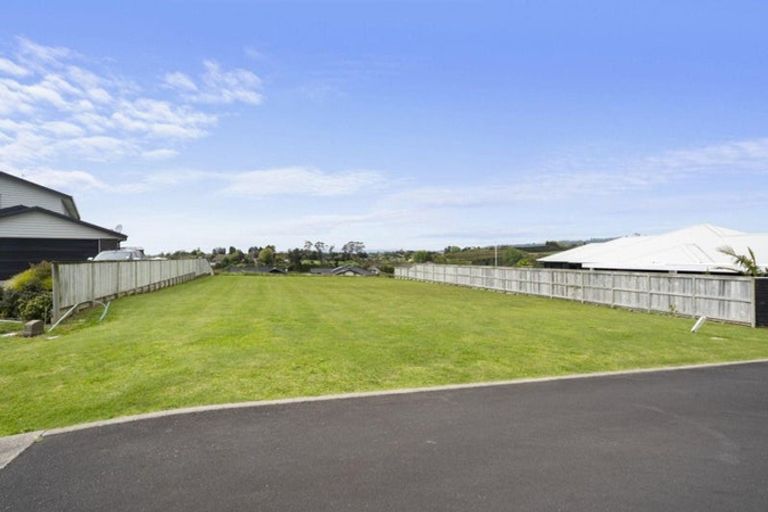 Photo of property in 17 Wairere Rise, Omokoroa, 3114