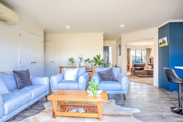 Photo of property in 14 Cairns Crescent, Rototuna, Hamilton, 3210