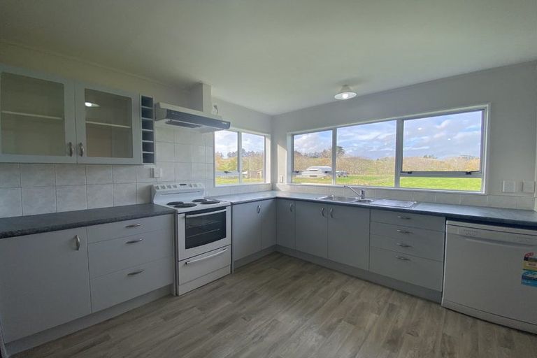 Photo of property in 219 Forestry Road, Waitoki, Kaukapakapa, 0871