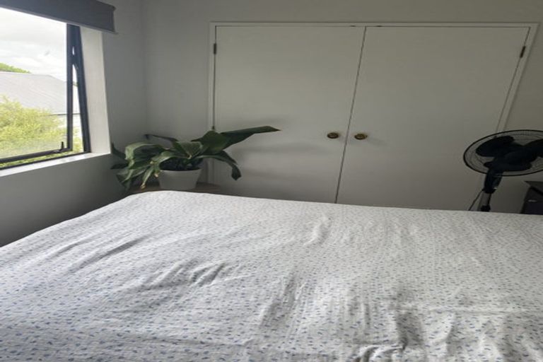 Photo of property in 2/147 Spinella Drive, Bayview, Auckland, 0629