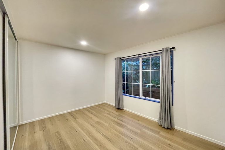 Photo of property in 12 Manu Place, Pinehill, Auckland, 0632