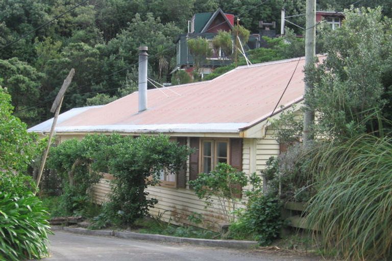Photo of property in 238 Houghton Bay Road, Houghton Bay, Wellington, 6023