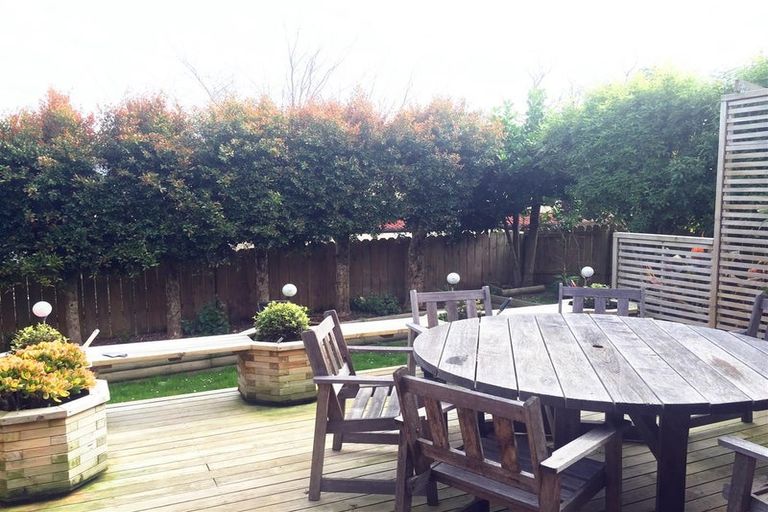 Photo of property in 4 Baltic Place, Goodwood Heights, Auckland, 2105