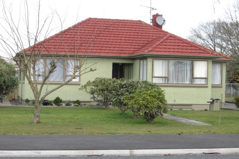 Photo of property in 28 Tranmere Road, Fairfield, Hamilton, 3214