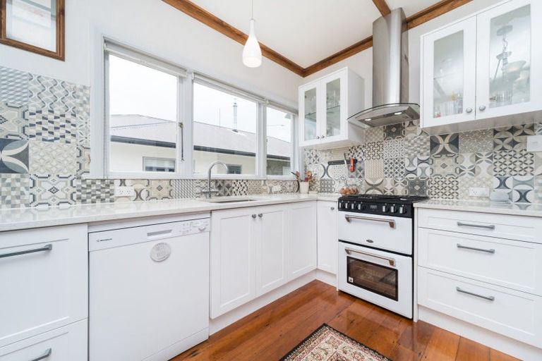 Photo of property in 34 Roy Street, Palmerston North, 4410