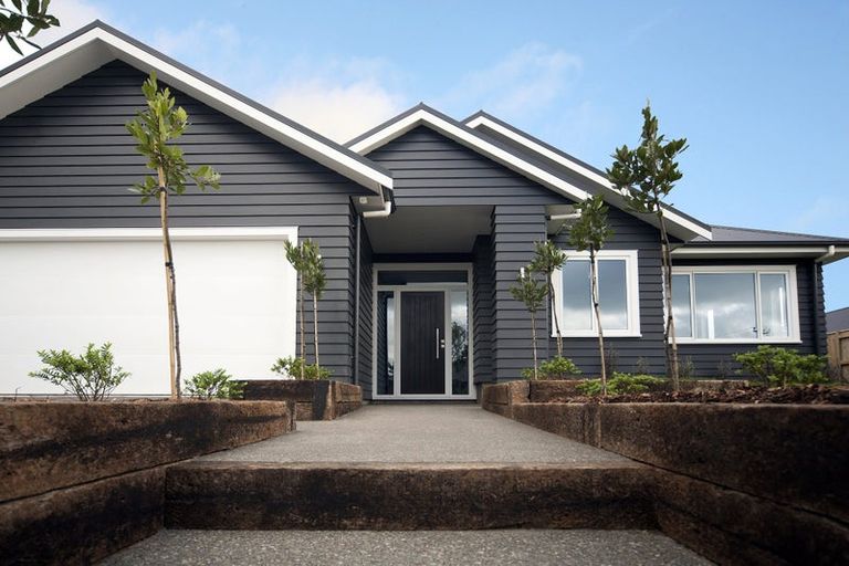 Photo of property in 11 Silverleaf Way, Kinloch, 3377