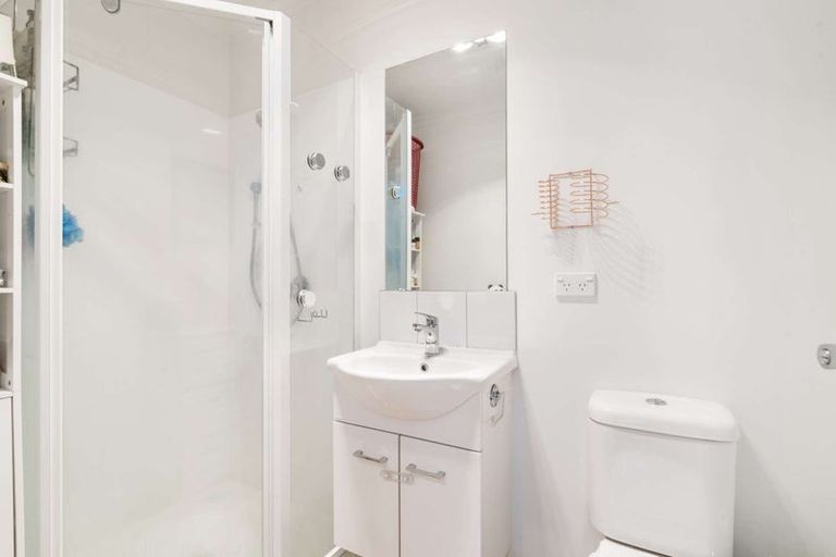 Photo of property in 16 Pangu Way, Mangere, Auckland, 2022