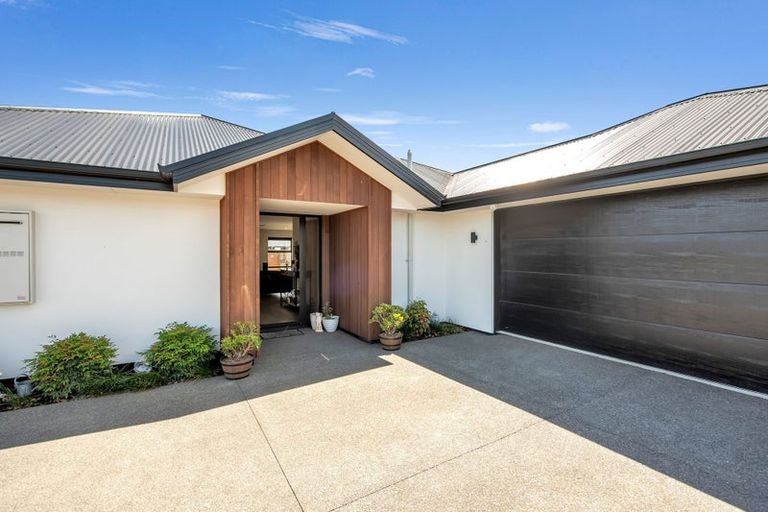 Photo of property in 35 Mcquillan Avenue, Woodend, 7610