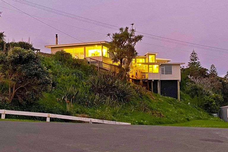 Photo of property in 2 Tangi Street, Kai Iwi, Whanganui, 4574