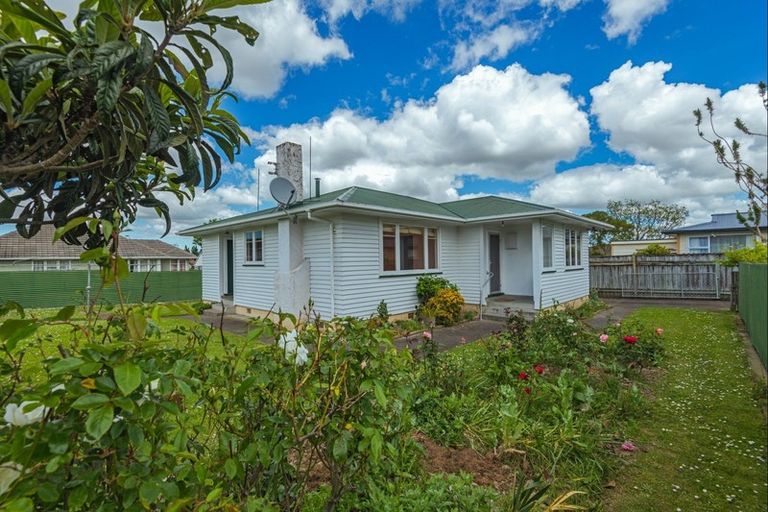 Photo of property in 646 Featherston Street, Roslyn, Palmerston North, 4414