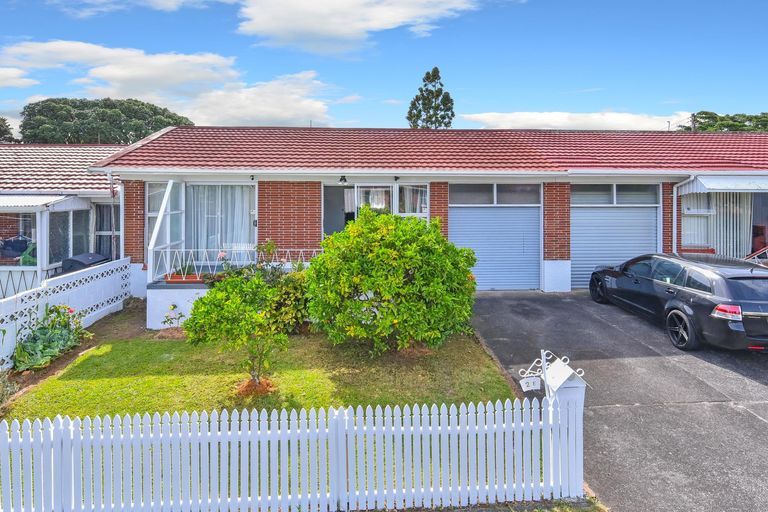 Photo of property in 2e Fraser Road, Papatoetoe, Auckland, 2025